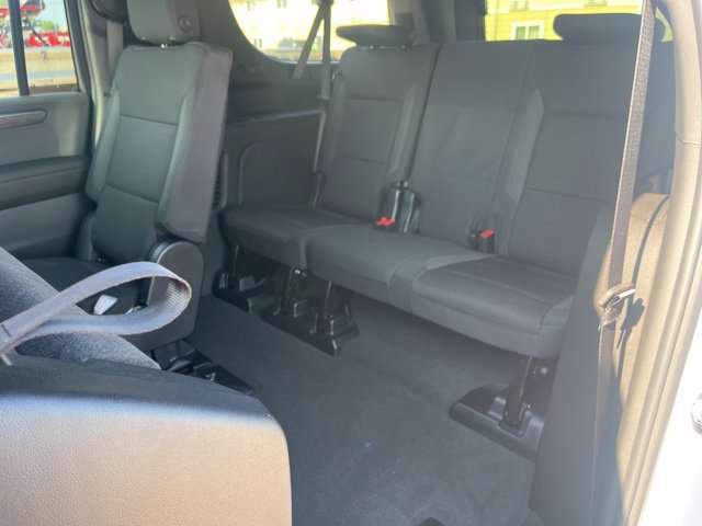 New 2025 Chevrolet Suburban LS image 38