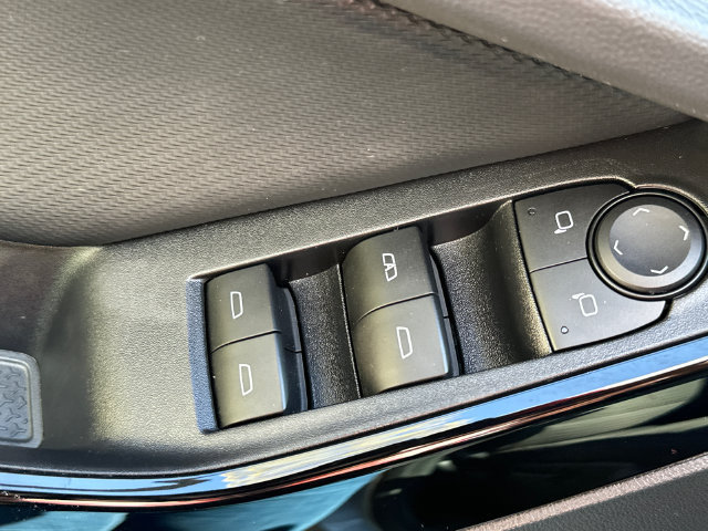 Certified 2025 Chevrolet Equinox LT AWD/4WD image 28