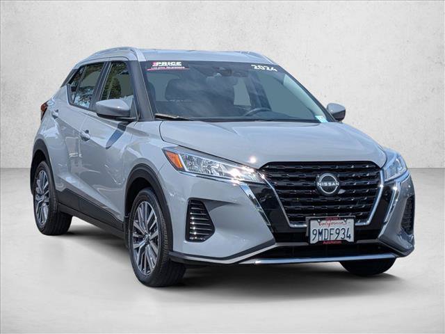 Used 2024 Nissan Kicks SV FWD image 3