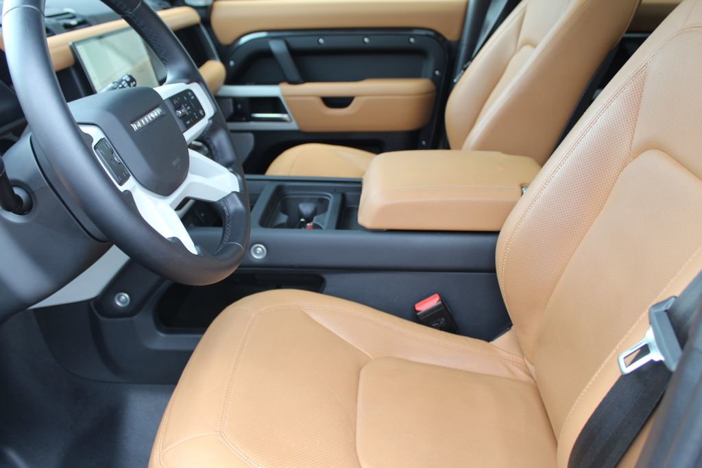 Used 2024 Land Rover Defender 130 S image 21