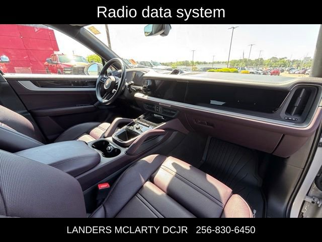 Used 2024 Porsche Cayenne S AWD/4WD image 10