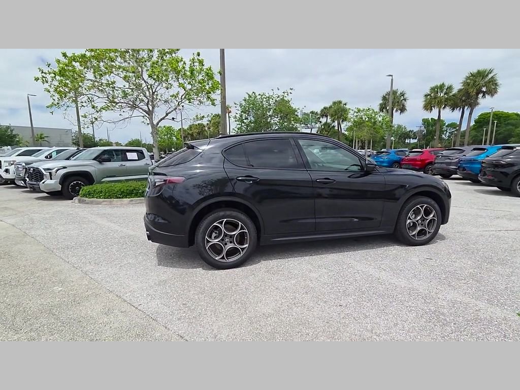 New 2025 Alfa Romeo Stelvio Sprint w/ Convenience Package AWD/4WD image 22