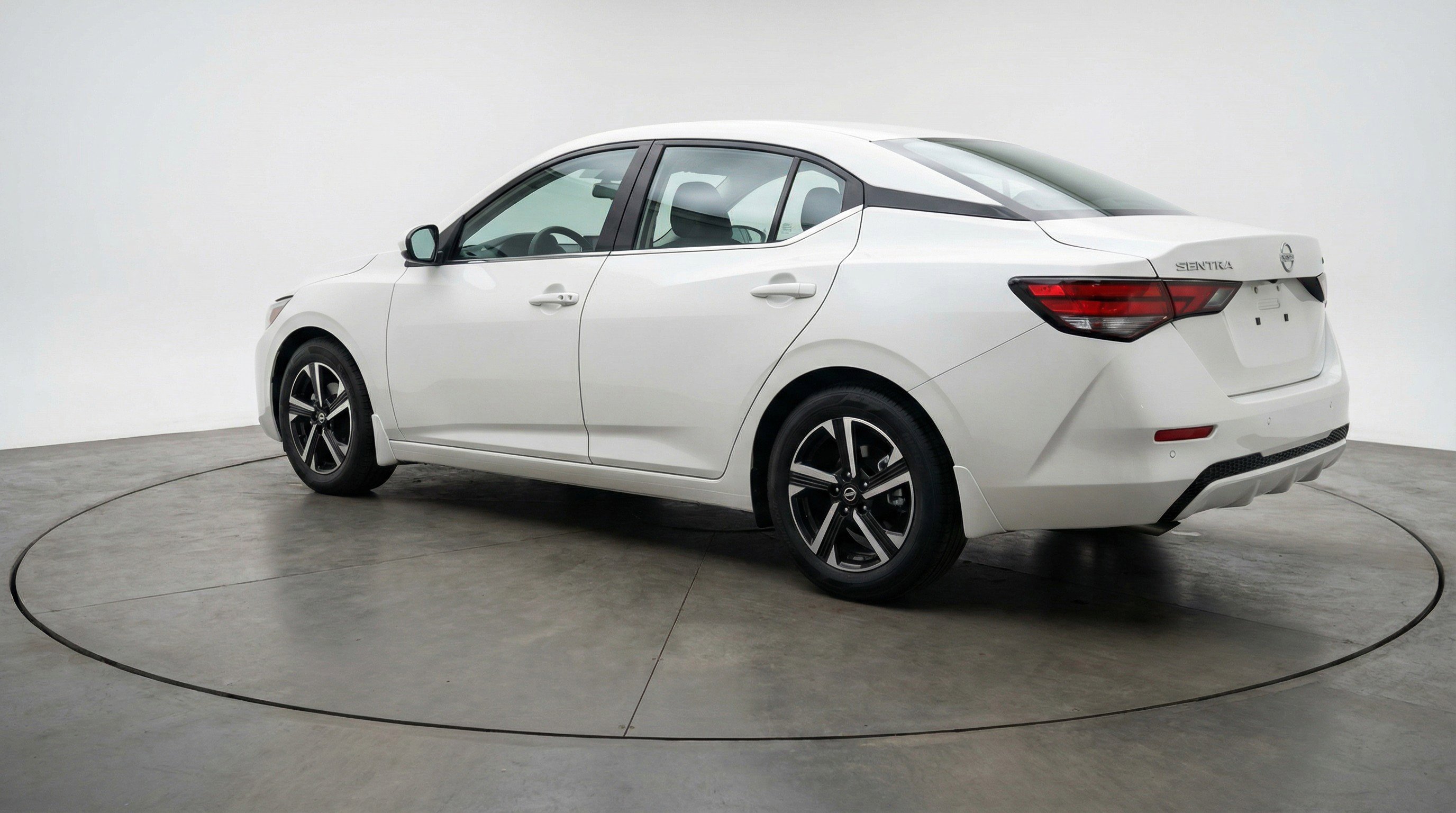 Used 2025 Nissan Sentra SV image 6