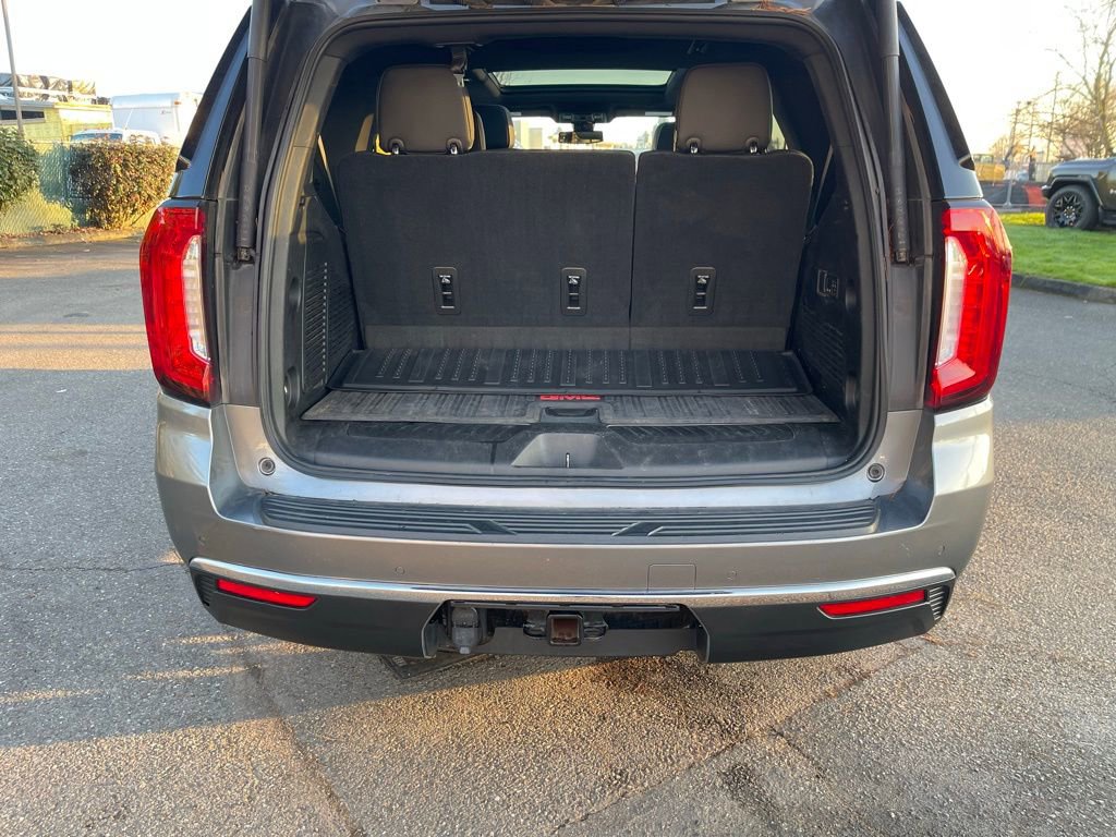 Used 2021 GMC Yukon SLT w/ SLT Premium Package image 4