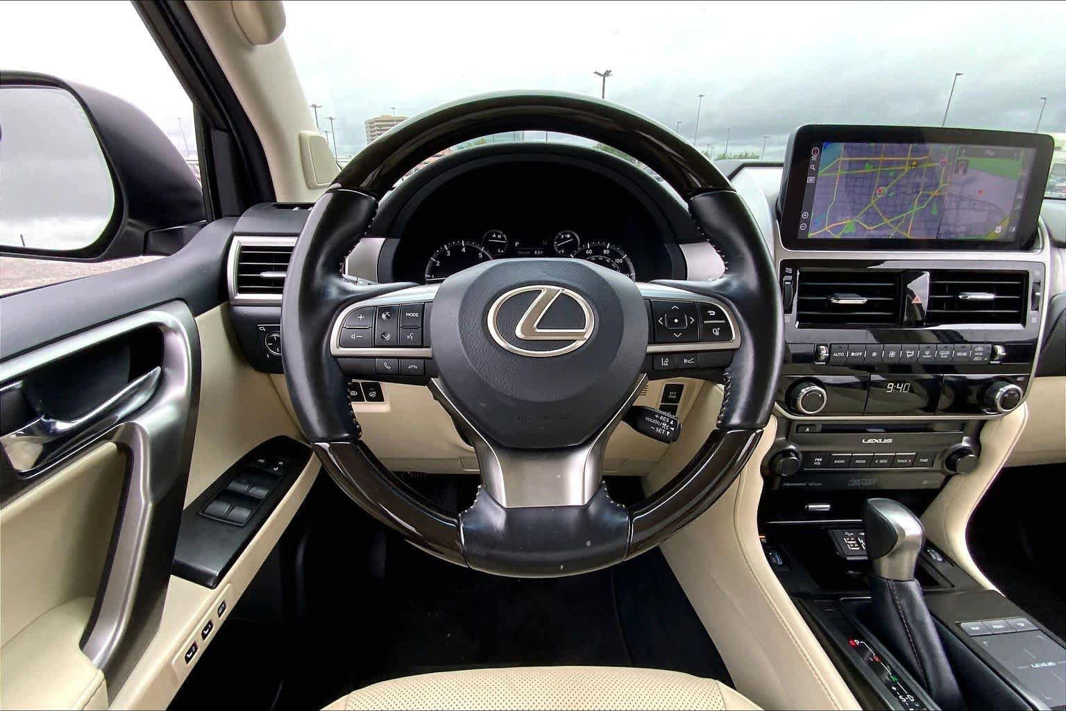 Used 2022 Lexus GX 460 Premium w/ Accessory Package AWD/4WD image 6