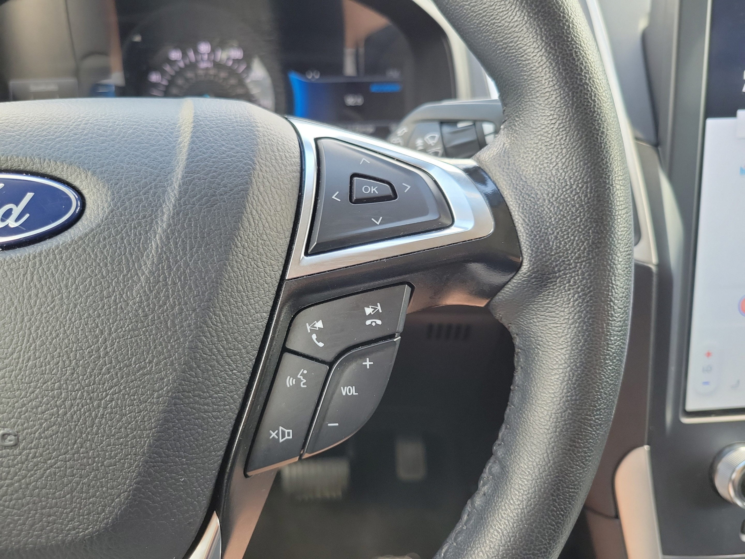 Used 2024 Ford Edge SEL AWD/4WD image 22
