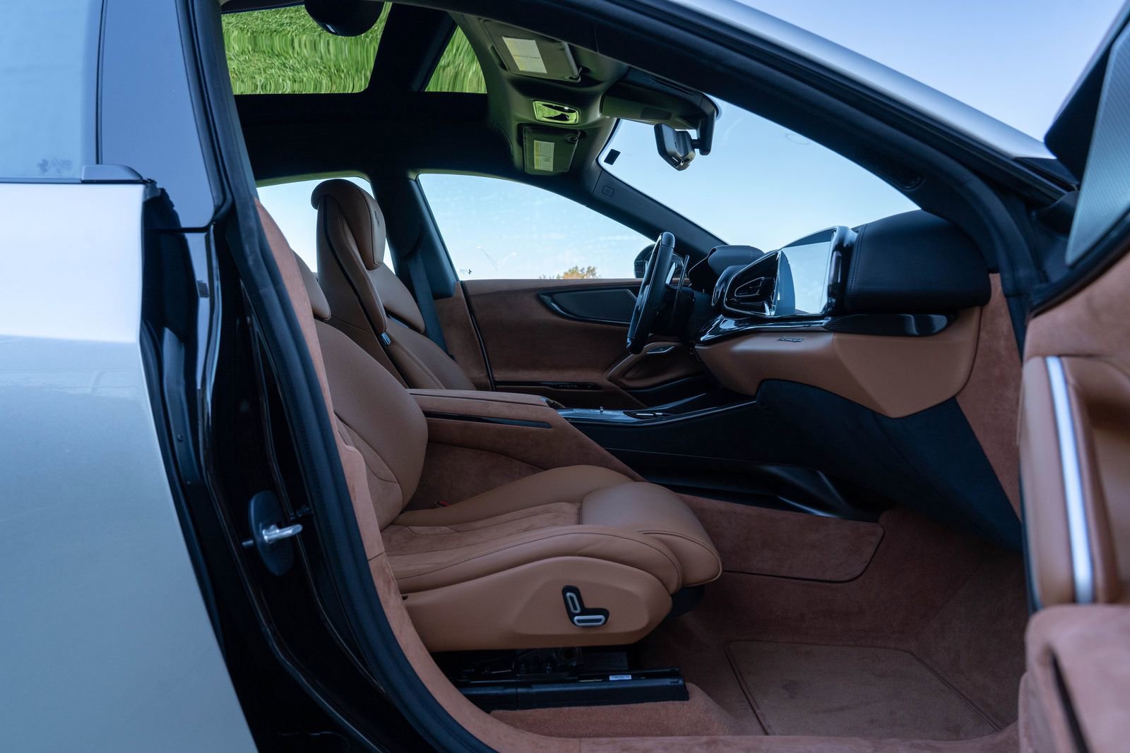 Certified 2025 Ferrari Purosangue image 51