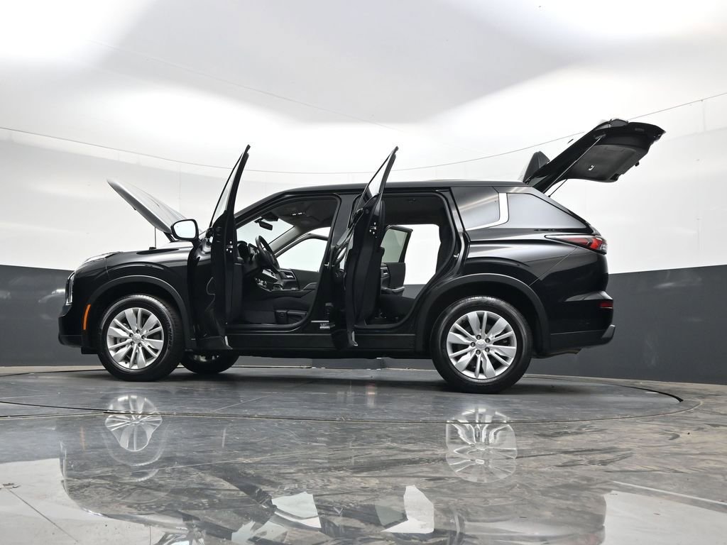 Used 2025 Mitsubishi Outlander ES AWD/4WD image 44