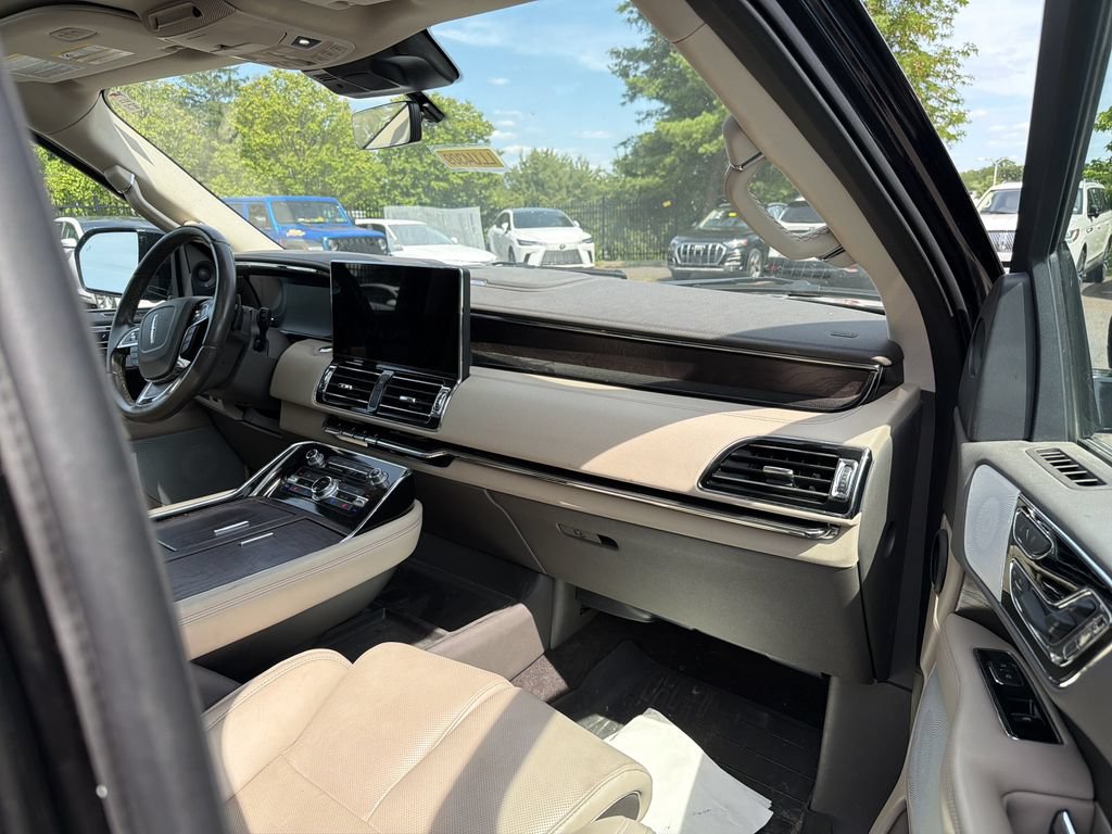 Certified 2024 Lincoln Navigator L Reserve AWD/4WD image 10
