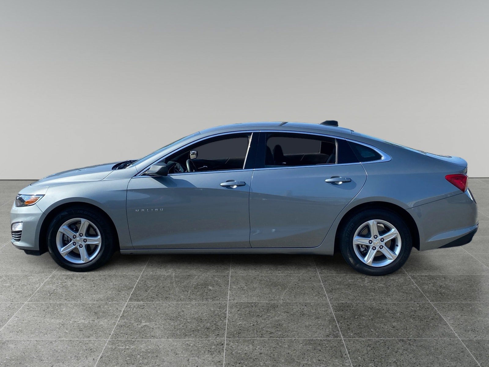 Used 2024 Chevrolet Malibu LS FWD image 2