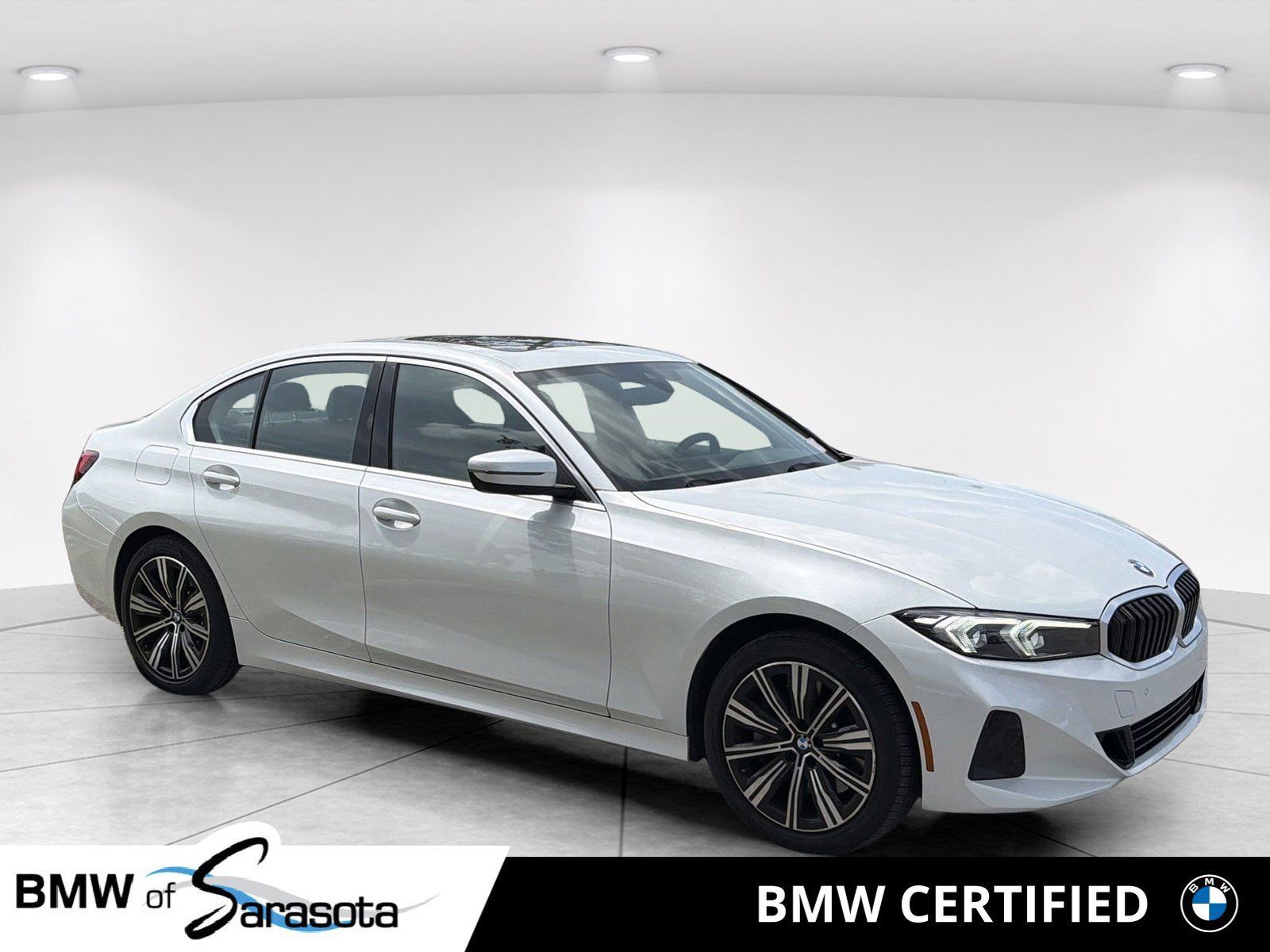 Certified 2025 BMW 330i xDrive Sedan AWD/4WD image 1
