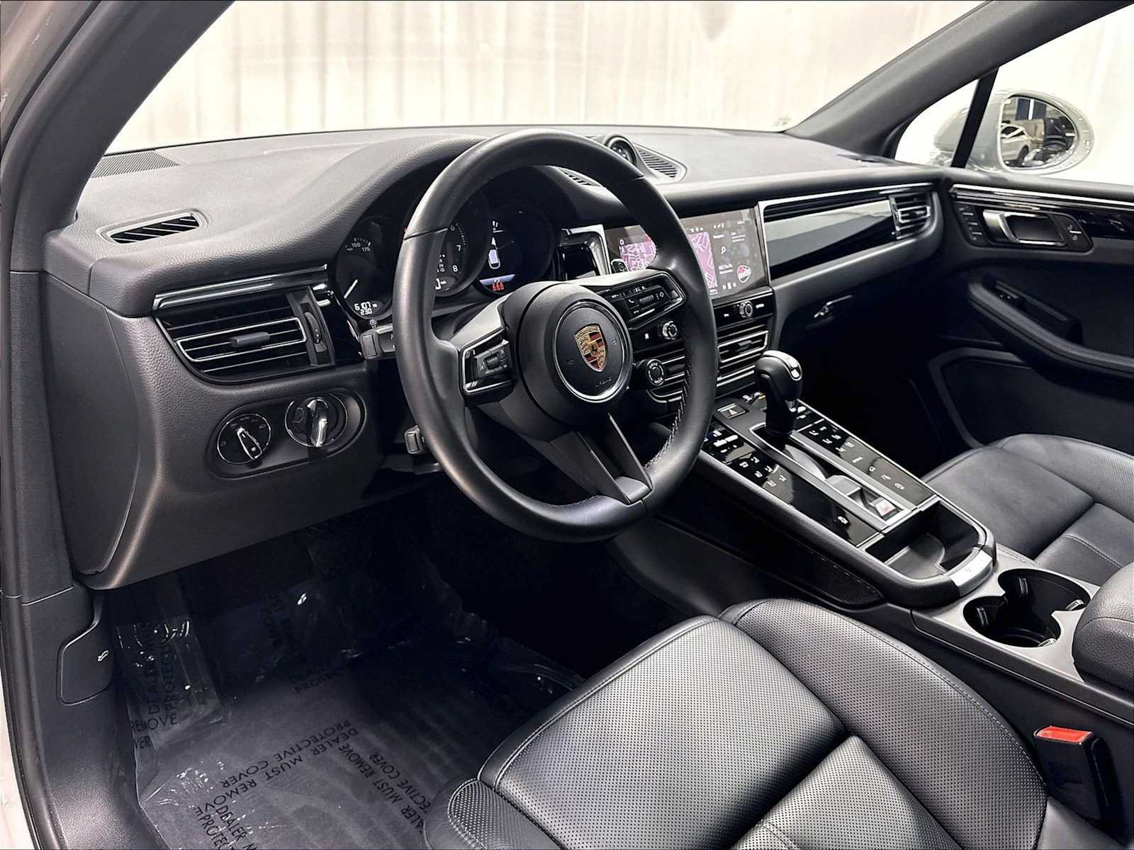 Used 2026 Porsche Macan AWD/4WD image 6