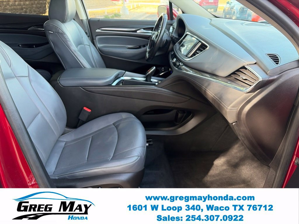 Used 2018 Buick Enclave Premium w/ LPO, Hit The Road Package AWD/4WD image 13