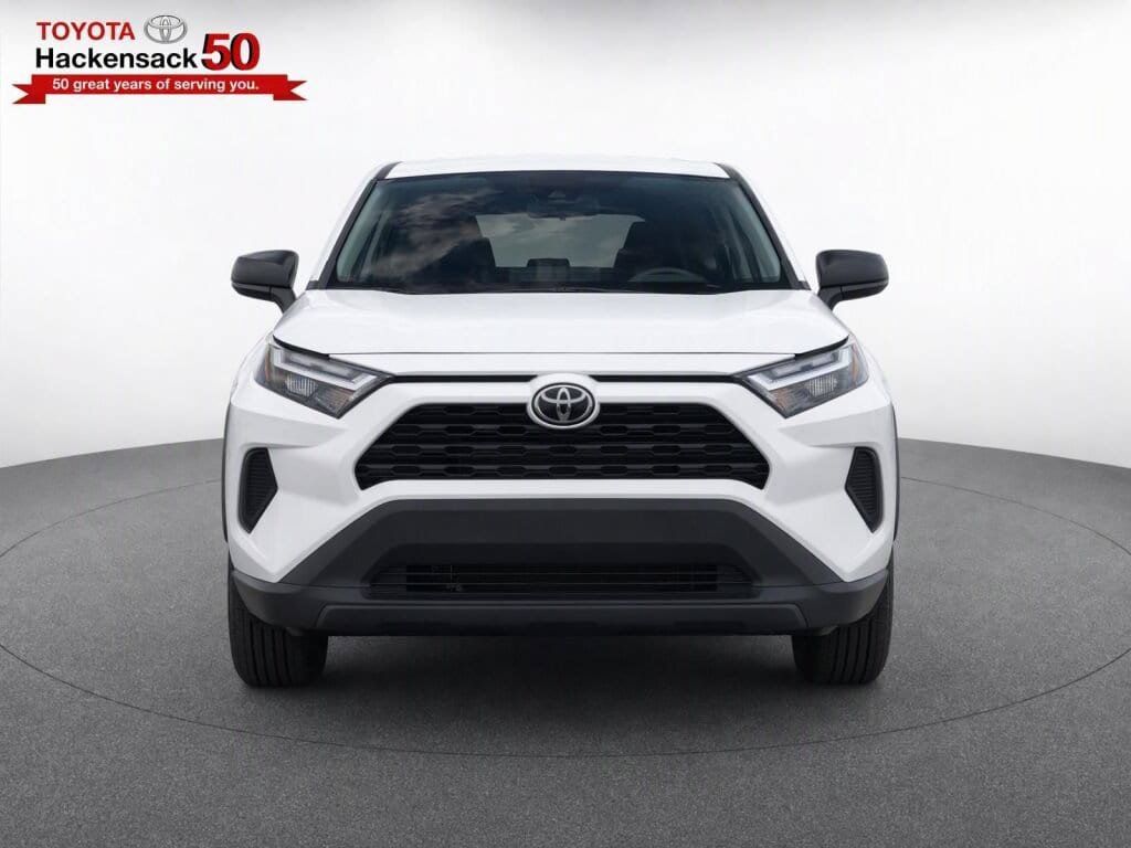 Used 2025 Toyota RAV4 LE AWD/4WD image 5