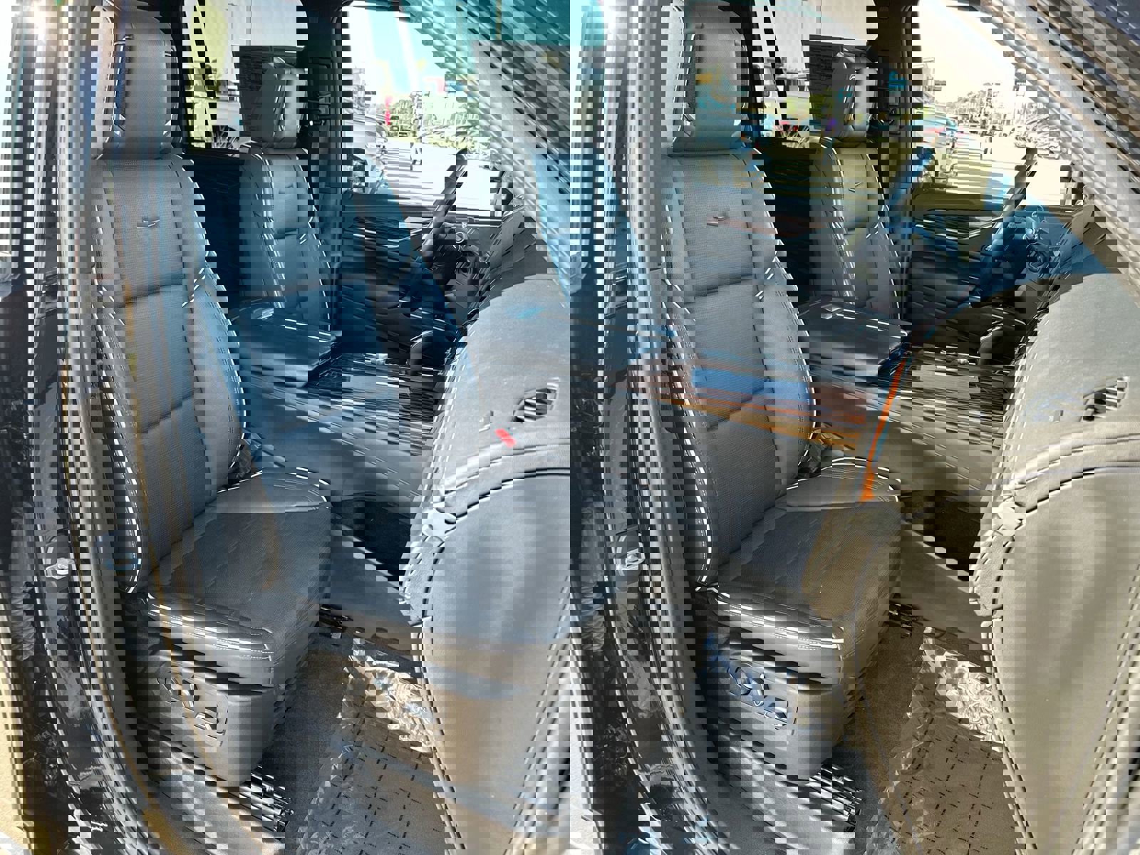 Used 2023 Cadillac Escalade ESV Premium Luxury image 26