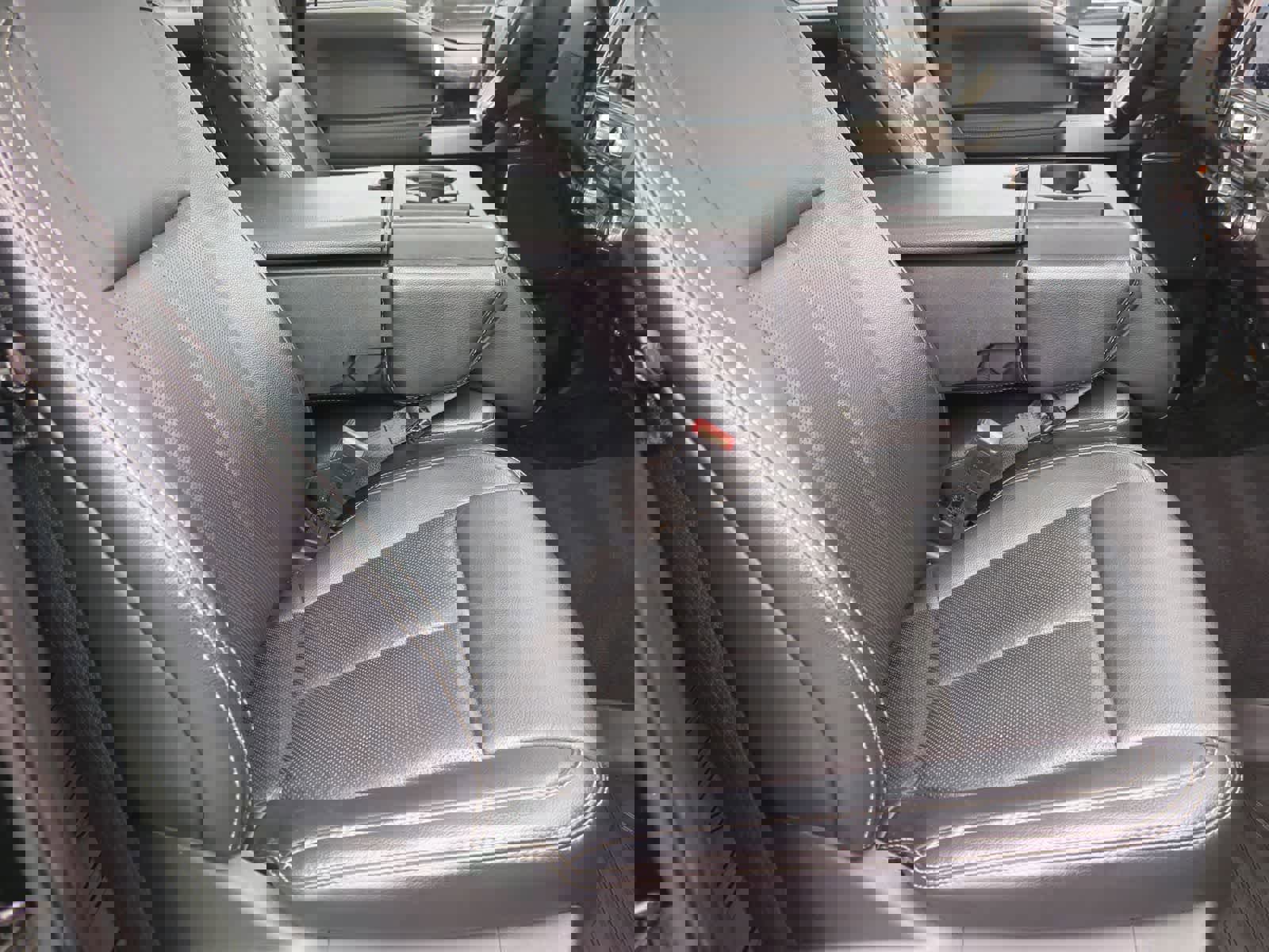 Used 2022 Ford F350 Lariat w/ Lariat Ultimate Package image 23