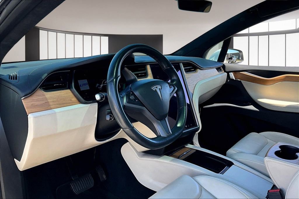 Used 2020 Tesla Model X Long Range image 13