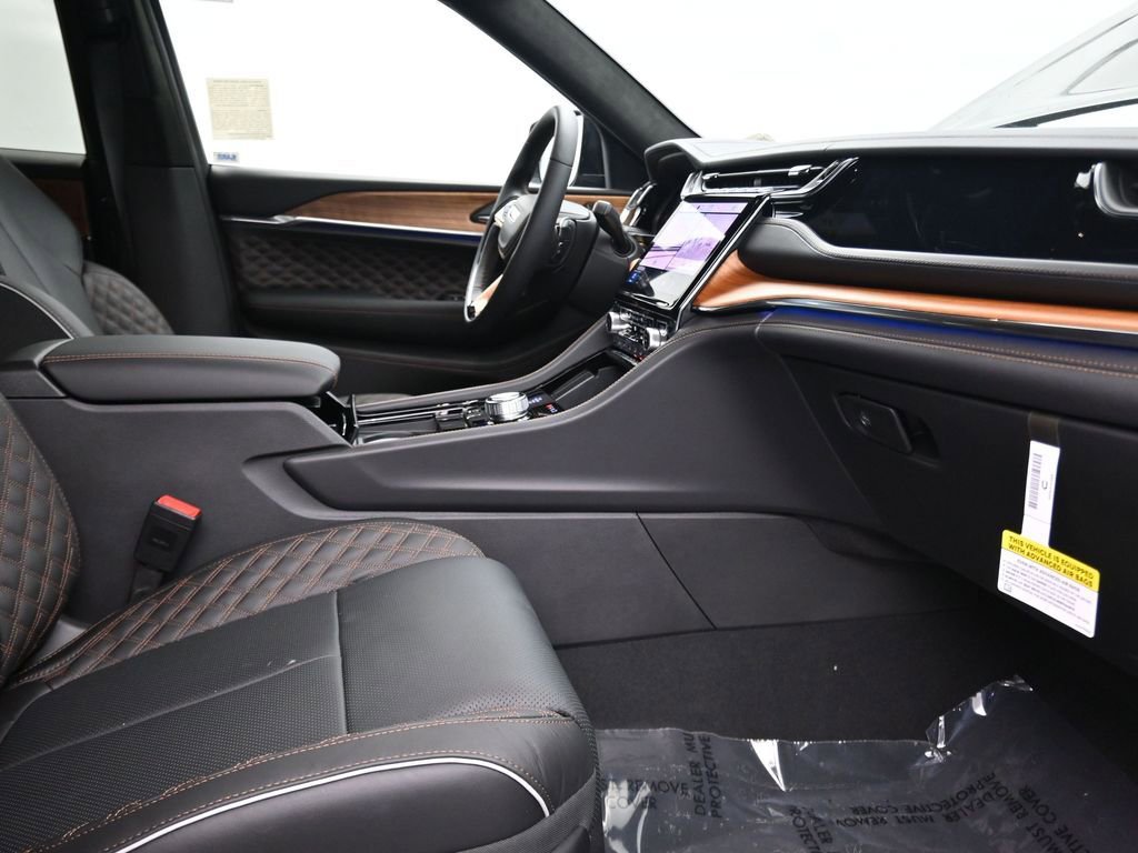 New 2025 Jeep Grand Cherokee L Summit image 18