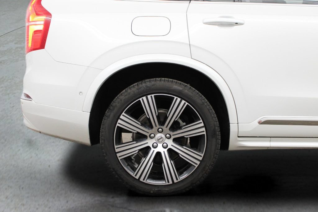 Certified 2024 Volvo XC90 B6 Plus w/ Protection Package Premier AWD/4WD image 12