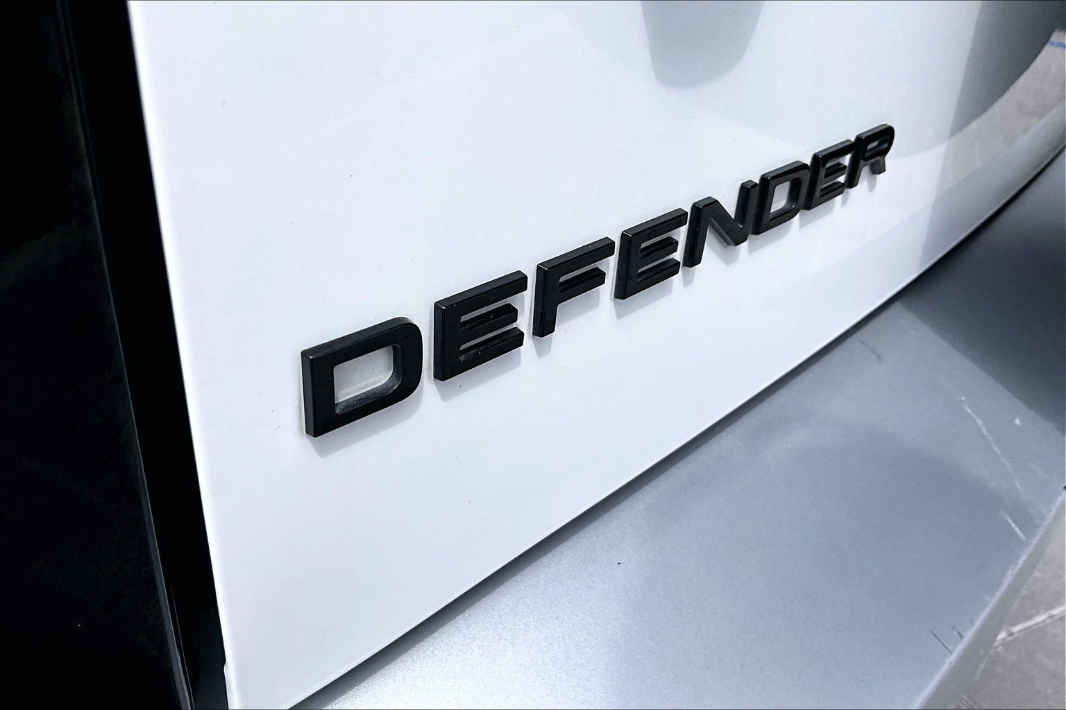 Used 2024 Land Rover Defender 110 S AWD/4WD image 8