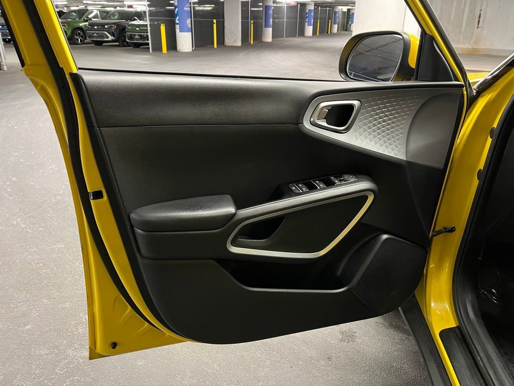 Used 2020 Kia Soul LX image 14
