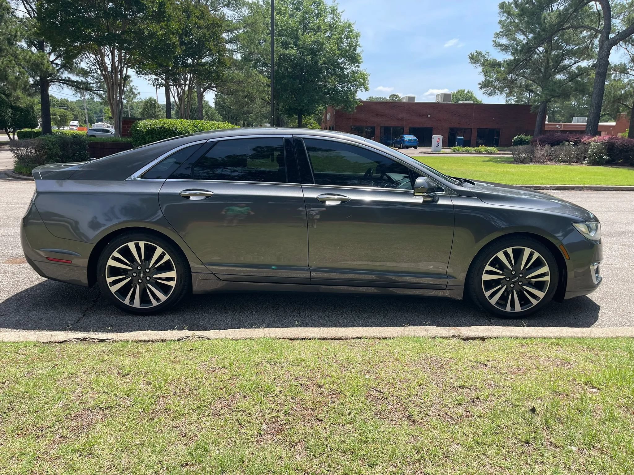 Used 2017 Lincoln MKZ Reserve FWD image 6