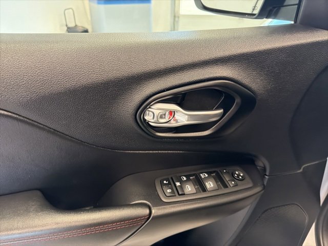 Used 2022 Jeep Cherokee Trailhawk w/ Comfort/Convenience Group image 30