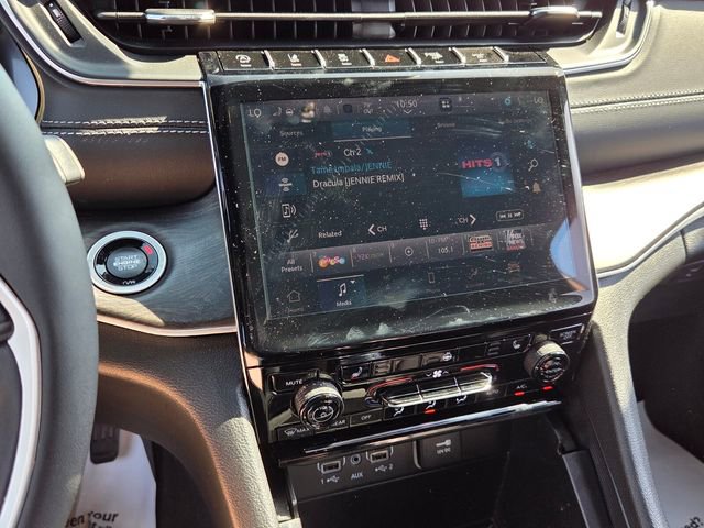 Used 2025 Jeep Grand Cherokee L Limited RWD image 20