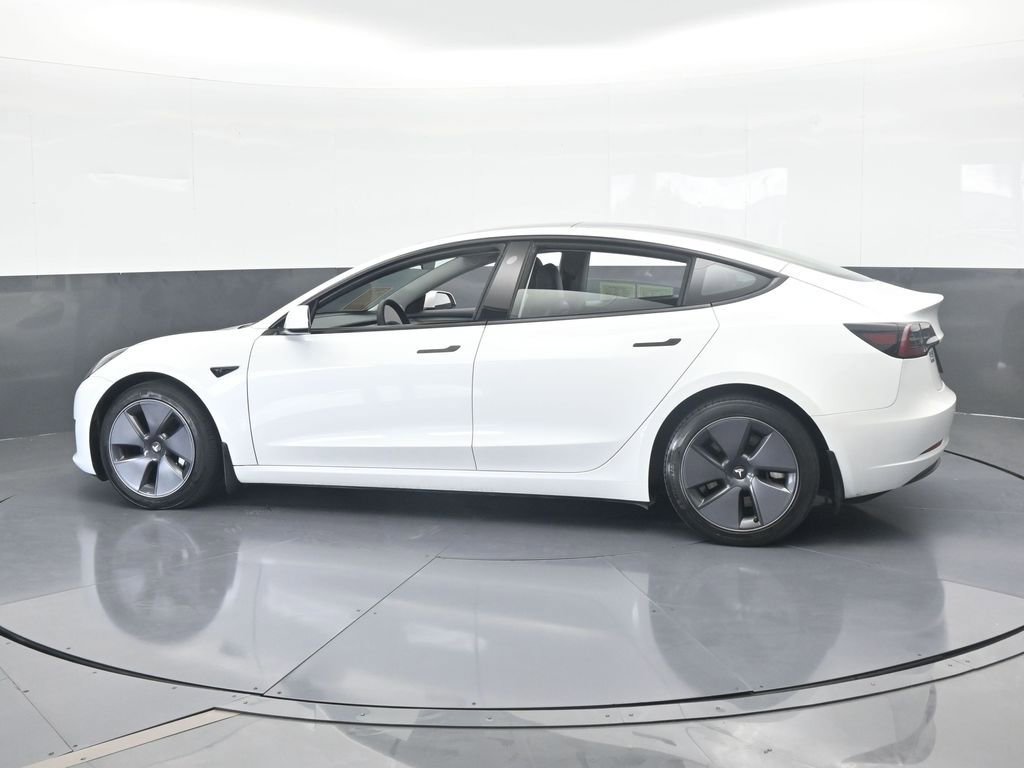 Used 2023 Tesla Model 3 Standard Range image 3