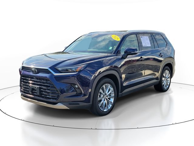 Used 2025 Toyota Grand Highlander AWD image 2