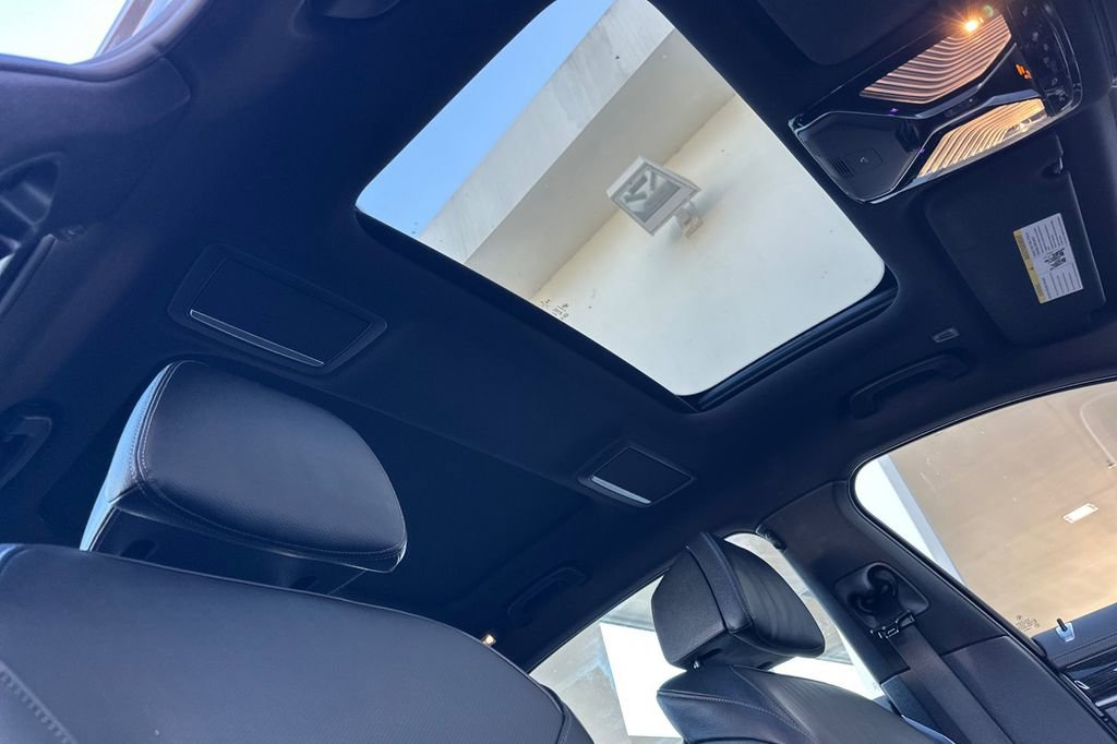 Used 2022 BMW 740i w/ M Sport Package image 17