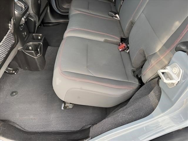 Used 2025 Jeep Wrangler Unlimited Rubicon AWD/4WD image 16