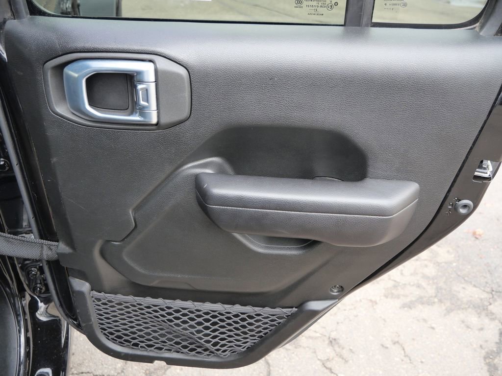 Used 2021 Jeep Gladiator Sport AWD/4WD image 19