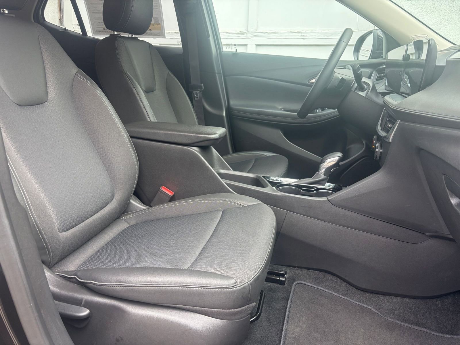 Used 2025 Buick Encore GX Preferred image 27