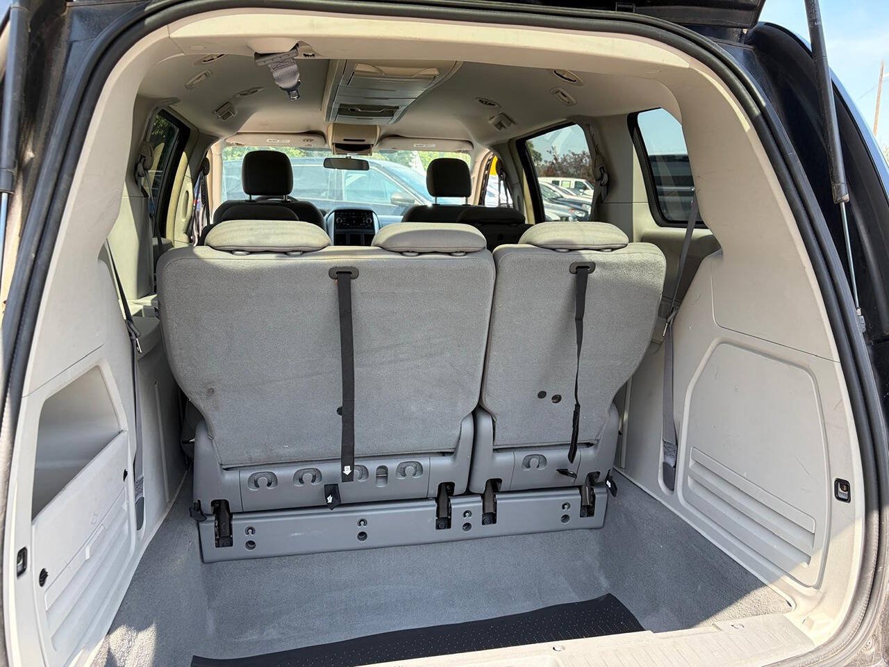 Used 2008 Dodge Grand Caravan SXT FWD image 16