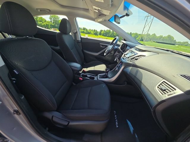 Used 2015 Hyundai Elantra SE w/ Option Group 03 FWD image 30