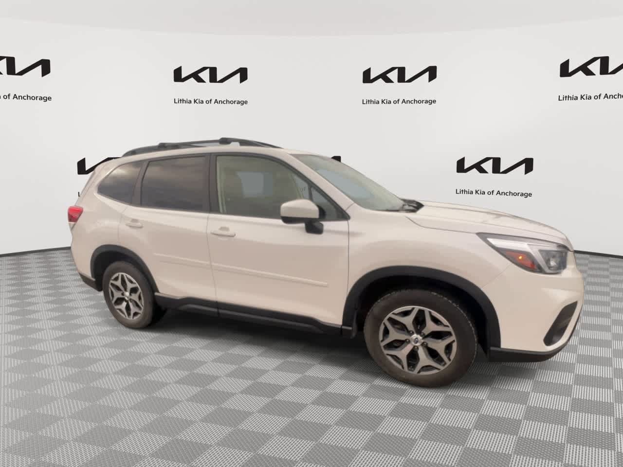 Used 2021 Subaru Forester Premium AWD/4WD image 3