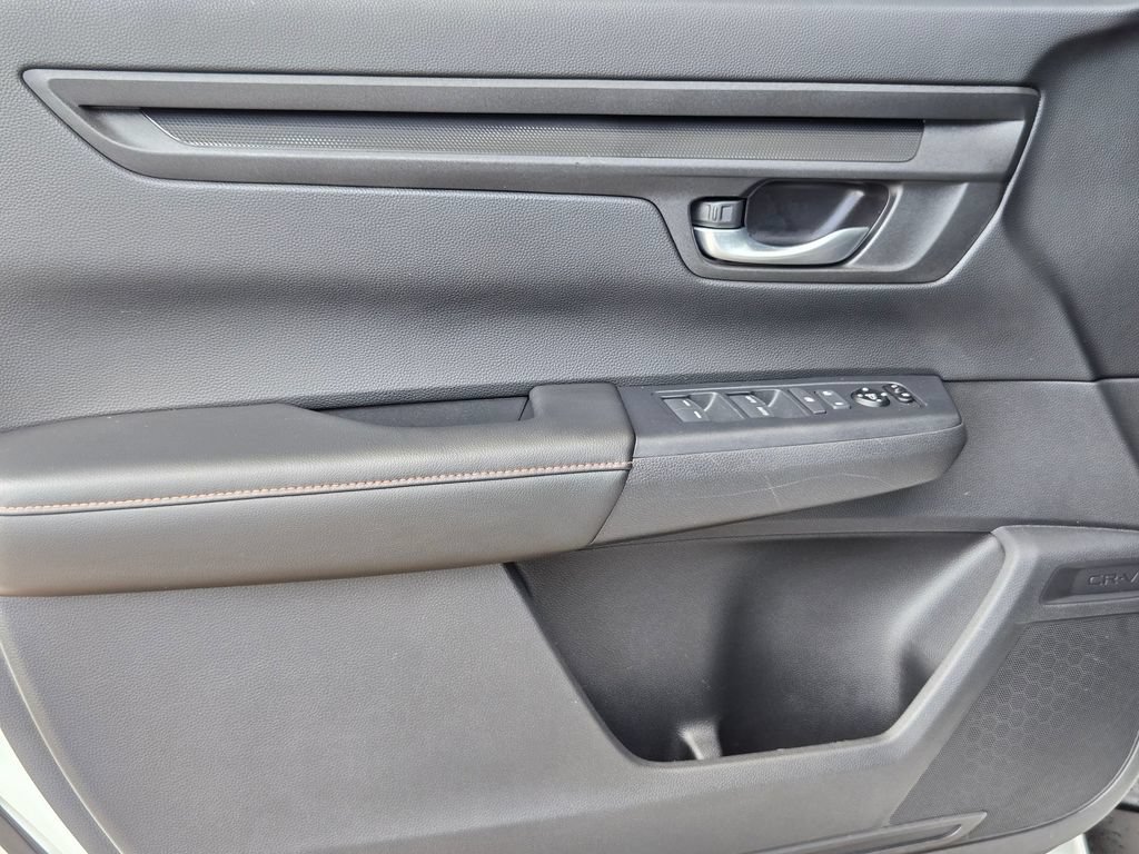 Used 2025 Honda CR-V Sport image 11