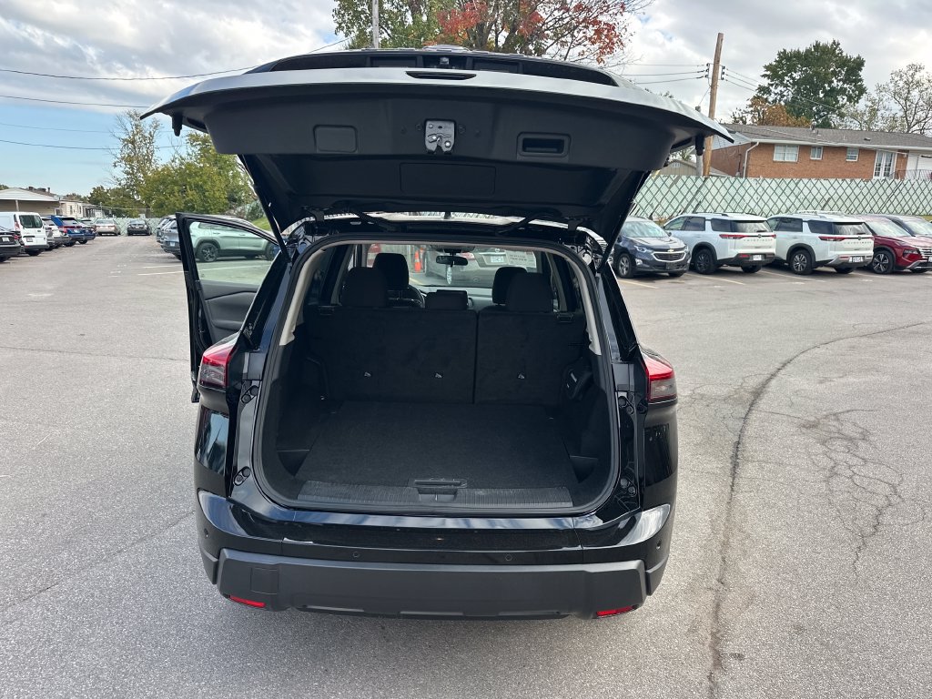 Certified 2025 Nissan Rogue S FWD image 24