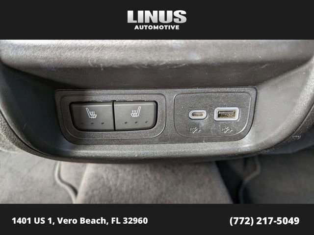 Used 2023 Cadillac XT4 Luxury w/ Cold Weather Package image 15