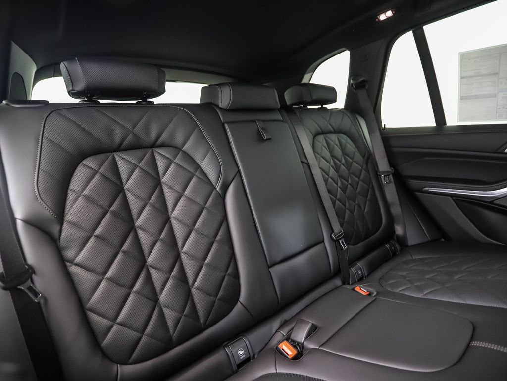 New 2026 BMW X5 xDrive50e w/ M Sport Package image 28