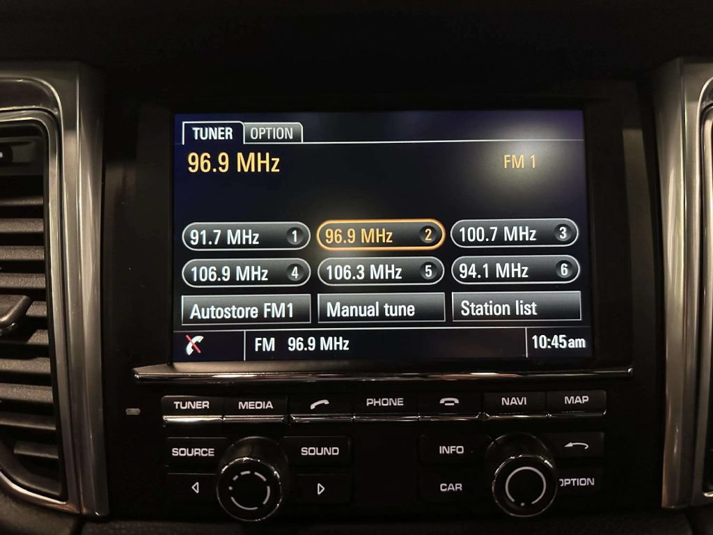Used 2015 Porsche Macan Turbo AWD/4WD image 34
