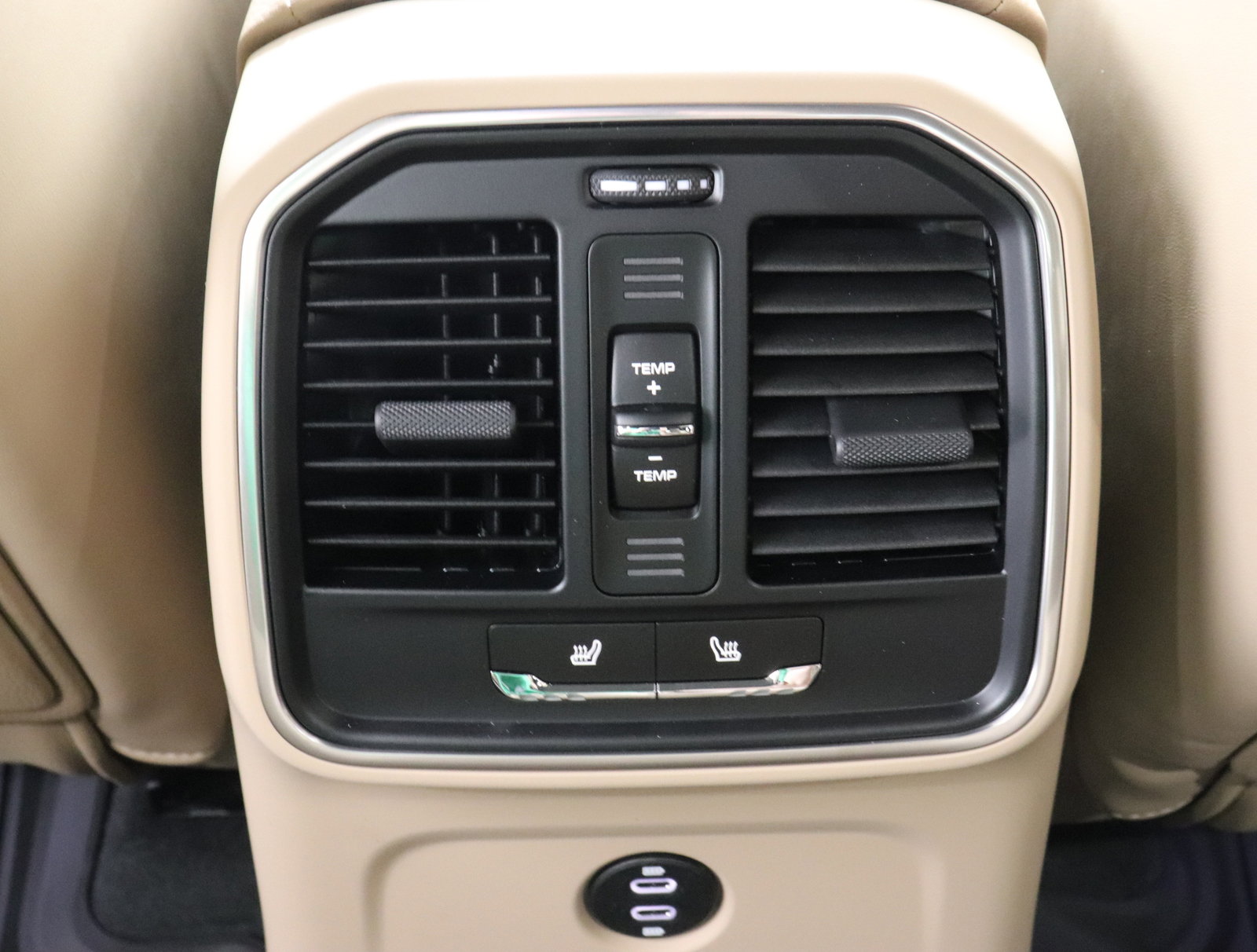 Used 2025 Porsche Macan image 20