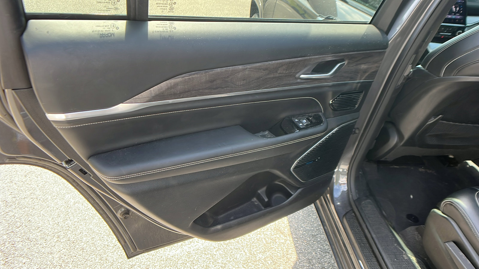 Used 2021 Jeep Grand Cherokee L Overland image 25