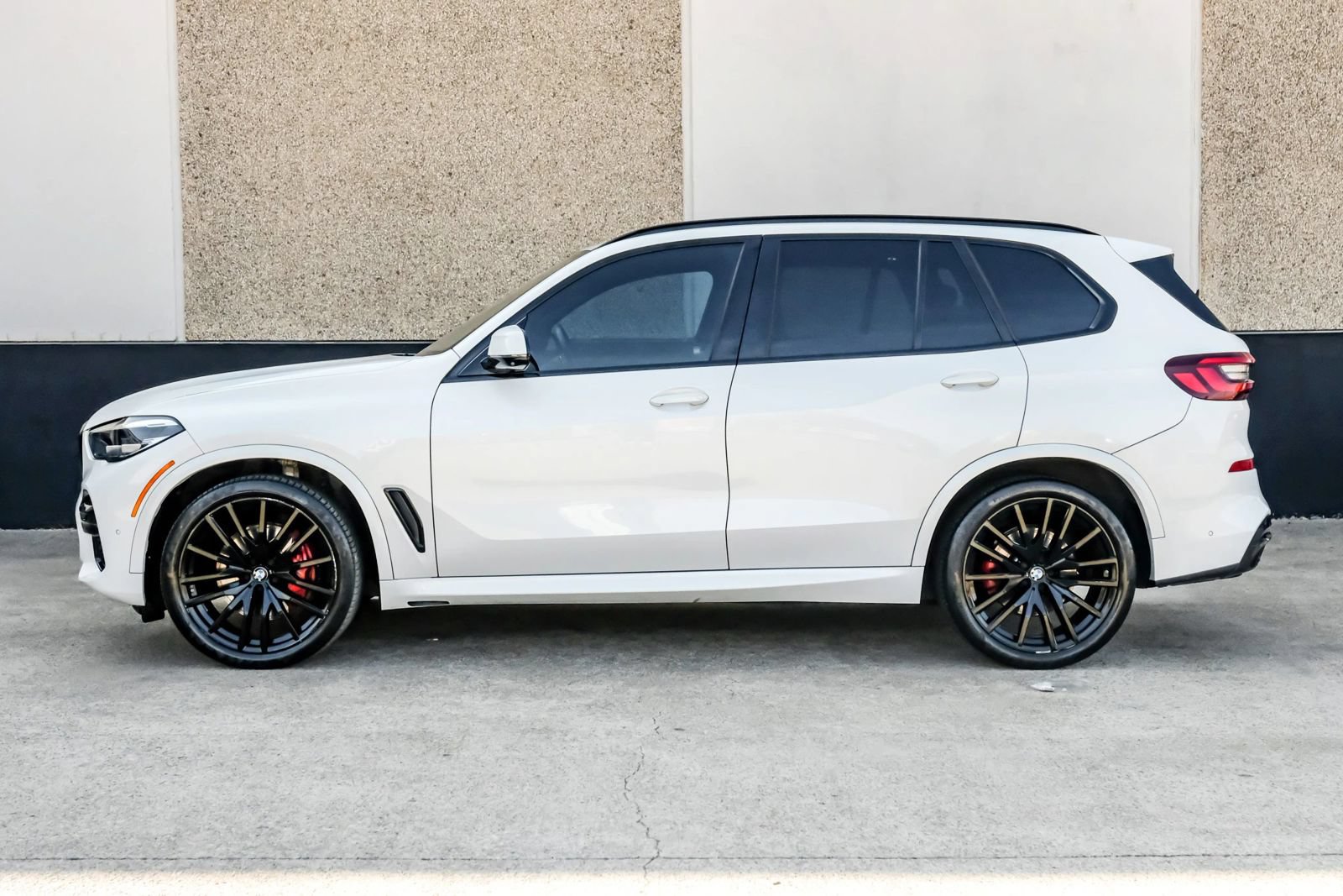 Used 2022 BMW X5 sDrive40i w/ M Sport Package RWD image 11