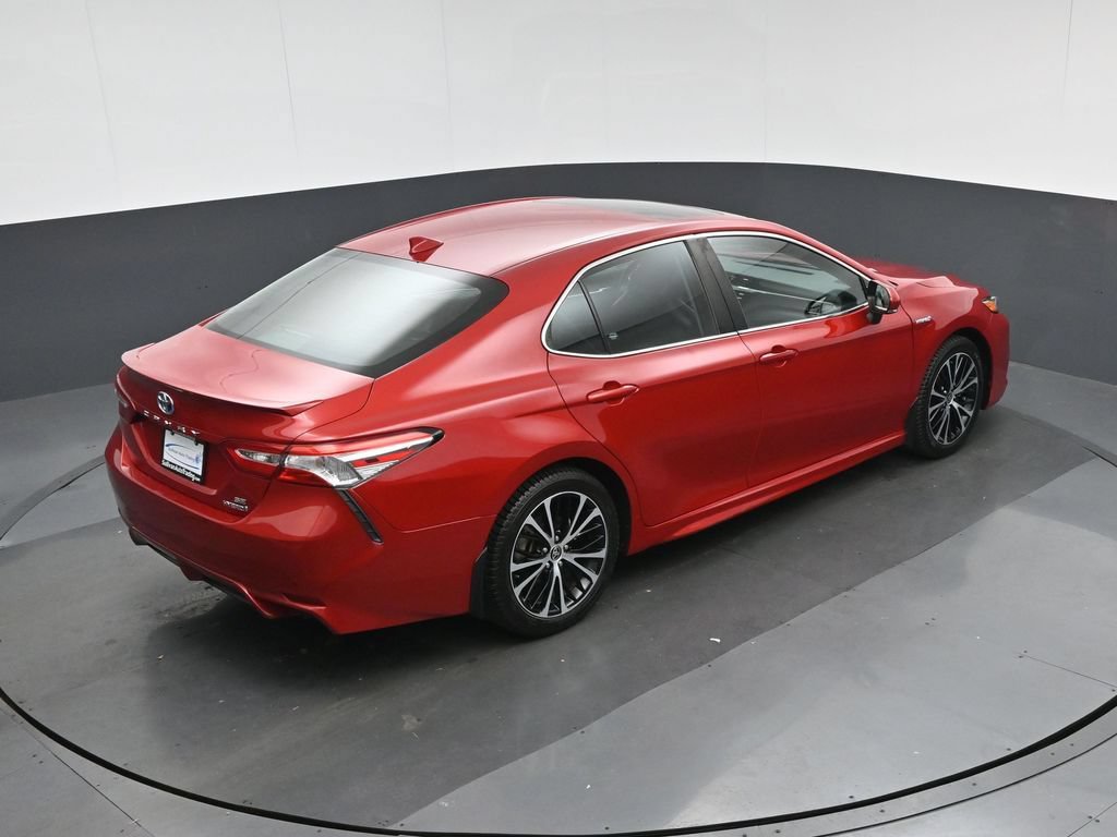 Used 2020 Toyota Camry SE w/ Sunroof Package FWD image 60