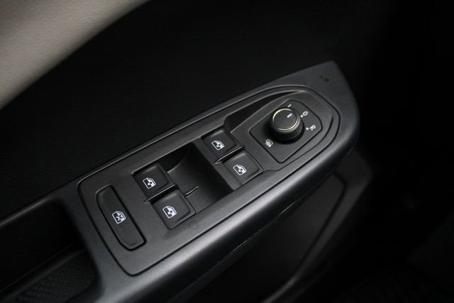 New 2025 Volkswagen Taos SEL image 17