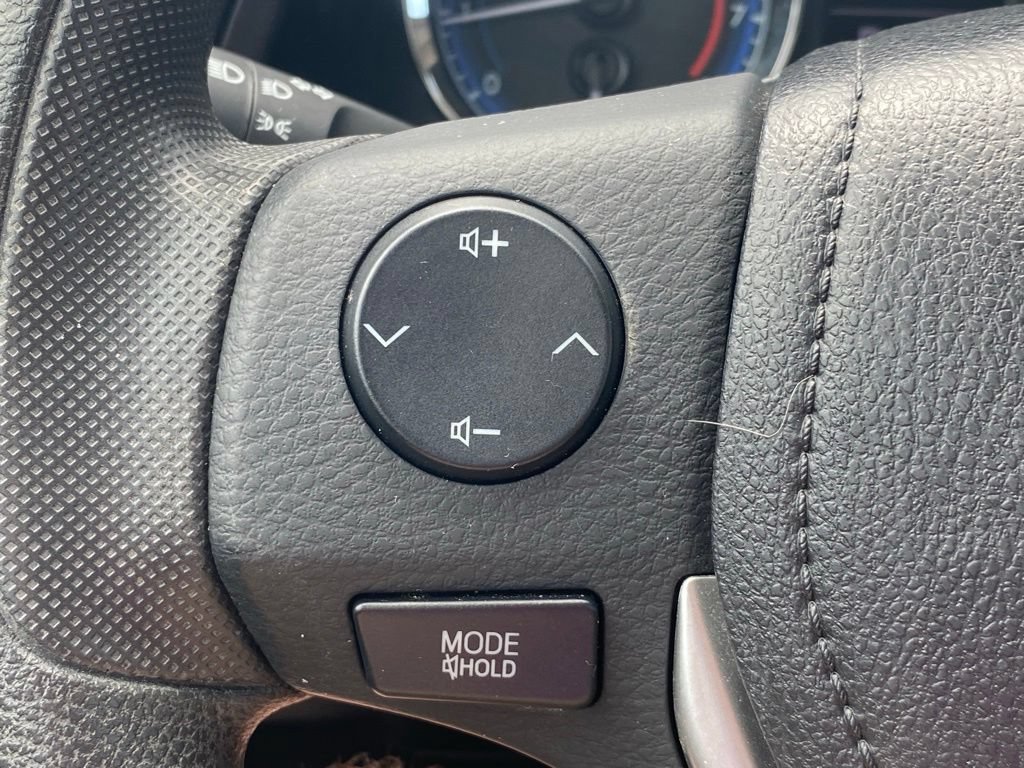 Used 2019 Toyota Corolla LE FWD image 26
