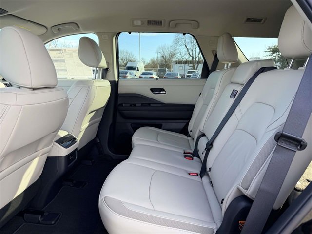 New 2025 Nissan Pathfinder SL w/ Lighting Package (N92) image 13