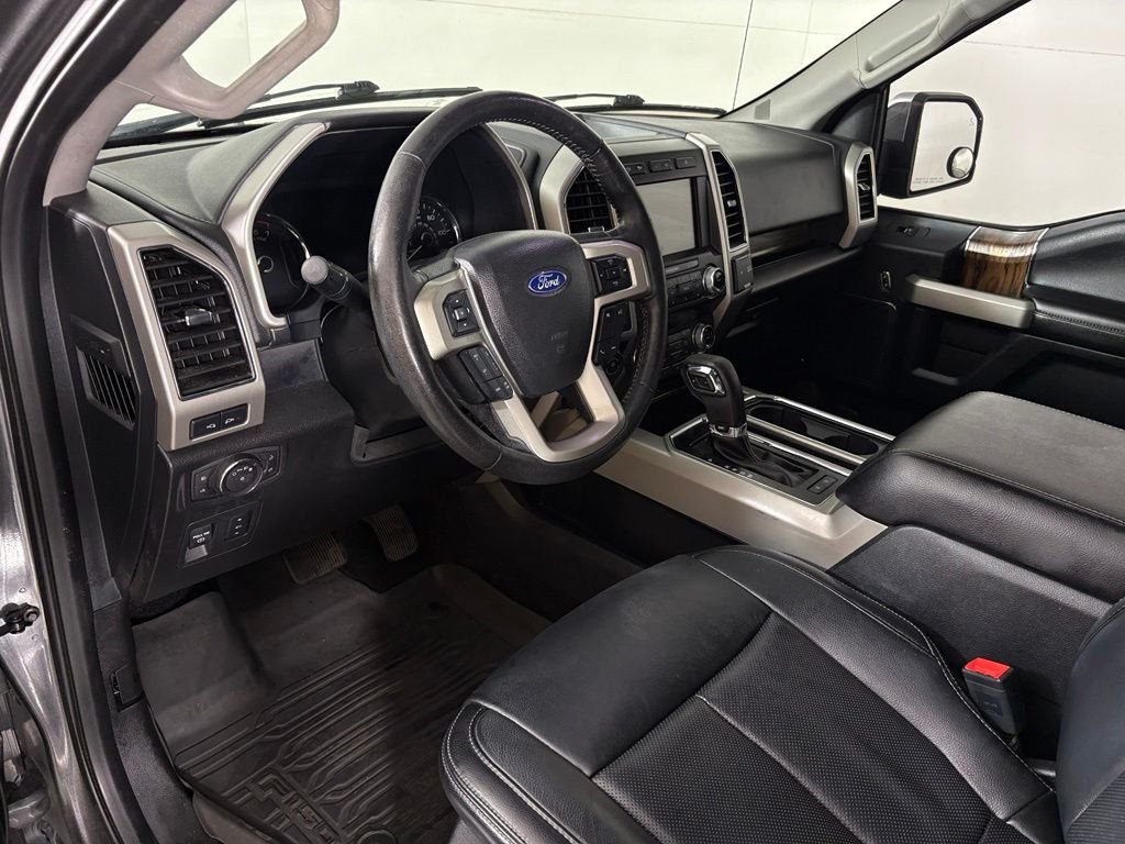Used 2019 Ford F150 Lariat w/ Equipment Group 502A Luxury AWD/4WD image 17